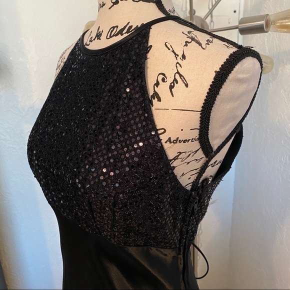 Long Black Sleek Dress Black Sequins Lace-up the back - Picture 5 of 11